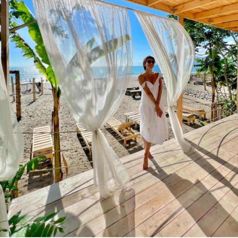 Aqua Palm Resort Soechoemi Buitenkant foto